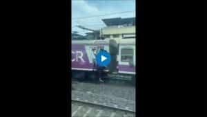Mumbai Local Viral Video
